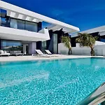 Onesixone-cleverdetails, Luxury Villa, Sleeps 8 Adults 2 Children, Private Pool And Jacuzzi * Βιλαμούρα