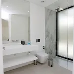 Onesixone-cleverdetails, Luxury Villa, Sleeps 8 Adults 2 Children, Private Pool And Jacuzzi Villa *