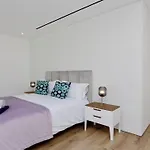 Villa Onesixone-cleverdetails, Luxury Villa, Sleeps 8 Adults 2 Children, Private Pool And Jacuzzi *