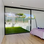 Onesixone-cleverdetails, Luxury Villa, Sleeps 8 Adults 2 Children, Private Pool And Jacuzzi Villa Vilamoura