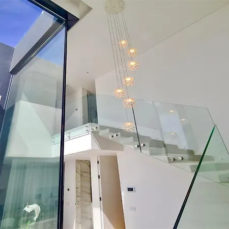 Onesixone-cleverdetails, Luxury Villa, Sleeps 8 Adults 2 Children, Private Pool And Jacuzzi * Vilamoura