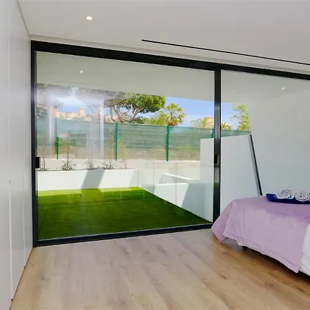 Onesixone-cleverdetails, Luxury Villa, Sleeps 8 Adults 2 Children, Private Pool And Jacuzzi Willa Vilamoura