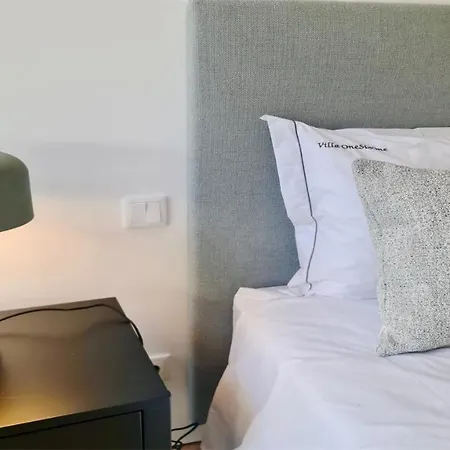 Onesixone-cleverdetails, Luxury Villa, Sleeps 8 Adults 2 Children, Private Pool And Jacuzzi