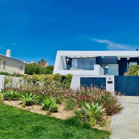 Villa Onesixone-cleverdetails, Luxury Villa, Sleeps 8 Adults 2 Children, Private Pool And Jacuzzi Vilamoura