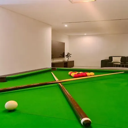 Onesixone-cleverdetails, Luxury Villa, Sleeps 8 Adults 2 Children, Private Pool And Jacuzzi 빌라