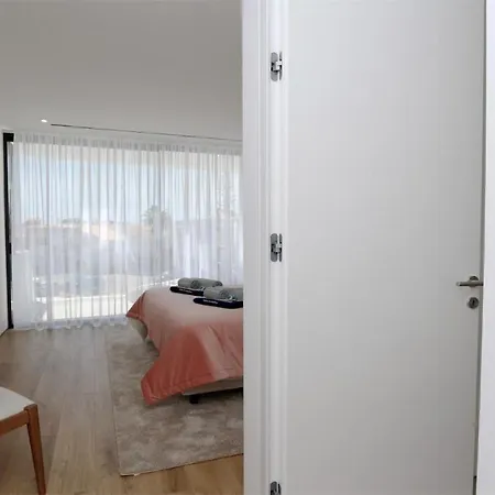 Villa Onesixone-cleverdetails, Luxury Villa, Sleeps 8 Adults 2 Children, Private Pool And Jacuzzi Vilamoura