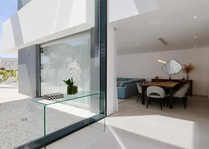 别墅 Onesixone-cleverdetails, Luxury Villa, Sleeps 8 Adults 2 Children, Private Pool And Jacuzzi