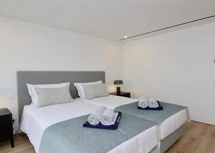 Onesixone-cleverdetails, Luxury Villa, Sleeps 8 Adults 2 Children, Private Pool And Jacuzzi 维拉摩拉