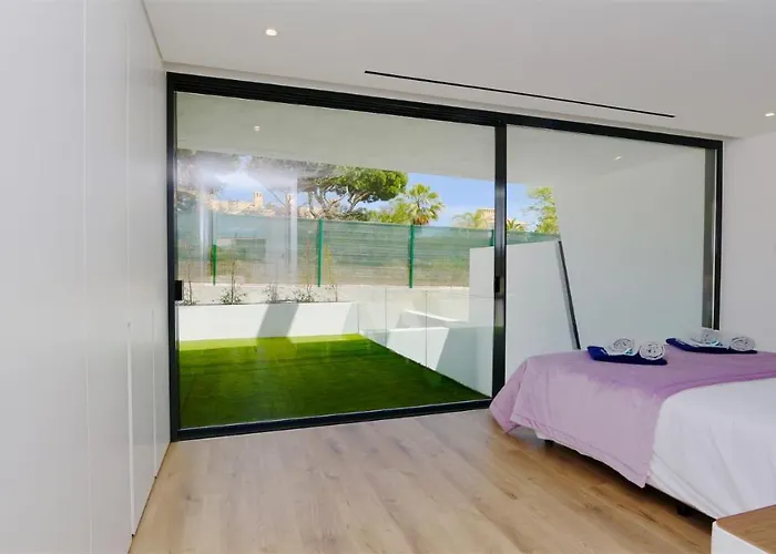 Onesixone-cleverdetails, Luxury Villa, Sleeps 8 Adults 2 Children, Private Pool And Jacuzzi 别墅 维拉摩拉