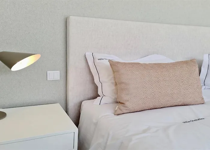 Onesixone-cleverdetails, Luxury Villa, Sleeps 8 Adults 2 Children, Private Pool And Jacuzzi 维拉摩拉