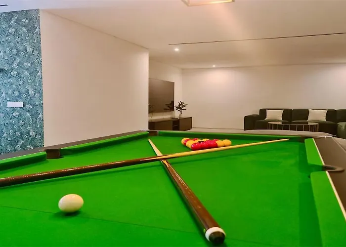 Onesixone-cleverdetails, Luxury Villa, Sleeps 8 Adults 2 Children, Private Pool And Jacuzzi 别墅